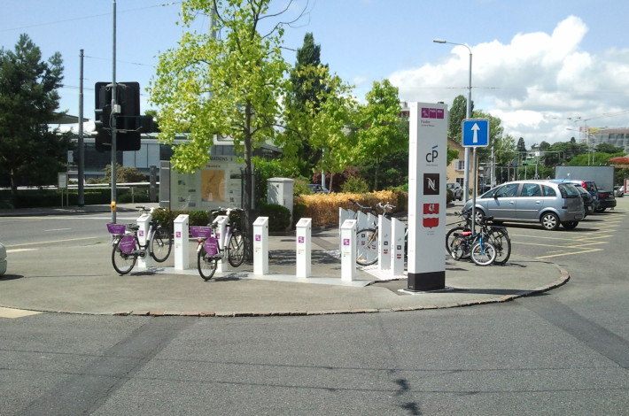 Paudex, Route du Lac - Station vélos libre service © SDEL